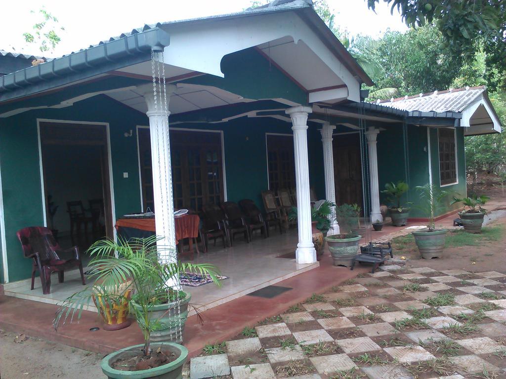 Elephant Safari Lodge Sigiriya Junction 哈伯勒内 外观 照片